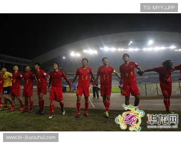 重庆足球抽签结果揭晓引发球迷热议各队备战新赛季信心满满 重庆足球抽签结果揭晓引发球迷热议各队备战新赛季信心满满